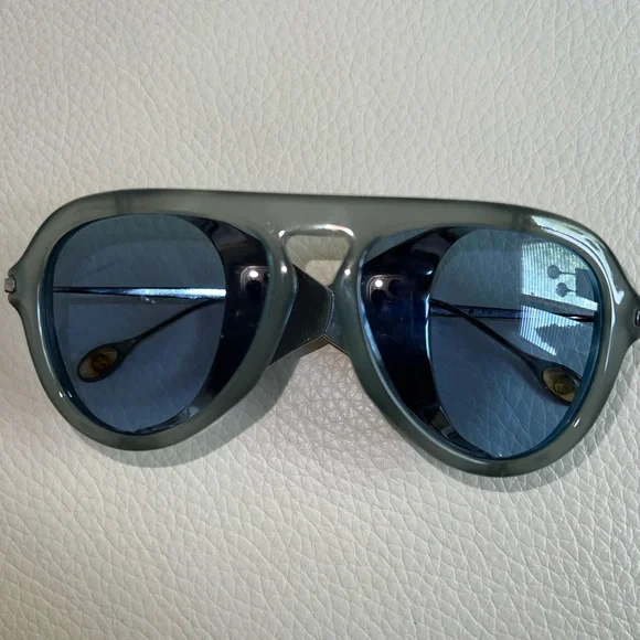 Authentic Gucci shades, color, blue Gucci Women AUTHENTIC Sunglasses Light Blue Grey Cat Eye  main image 2